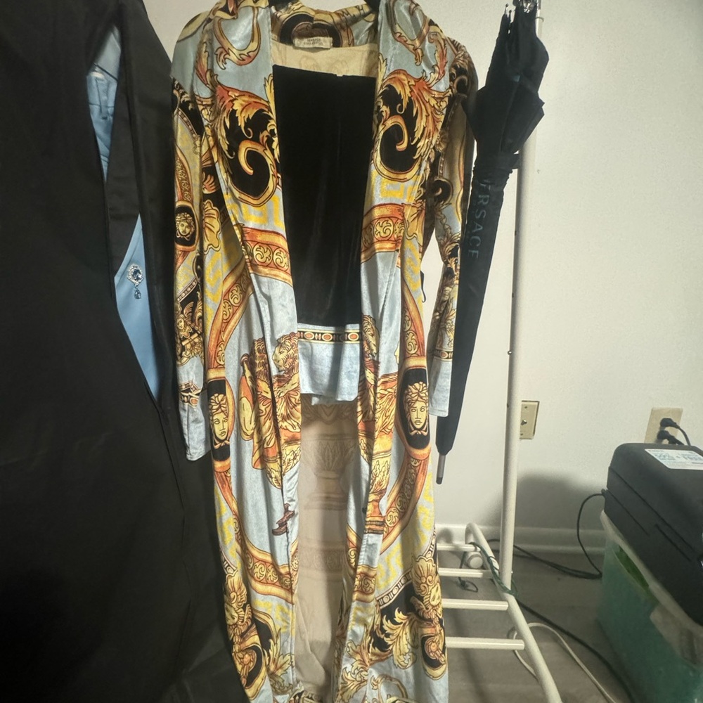 Versace Robe - Picture 2 of 4